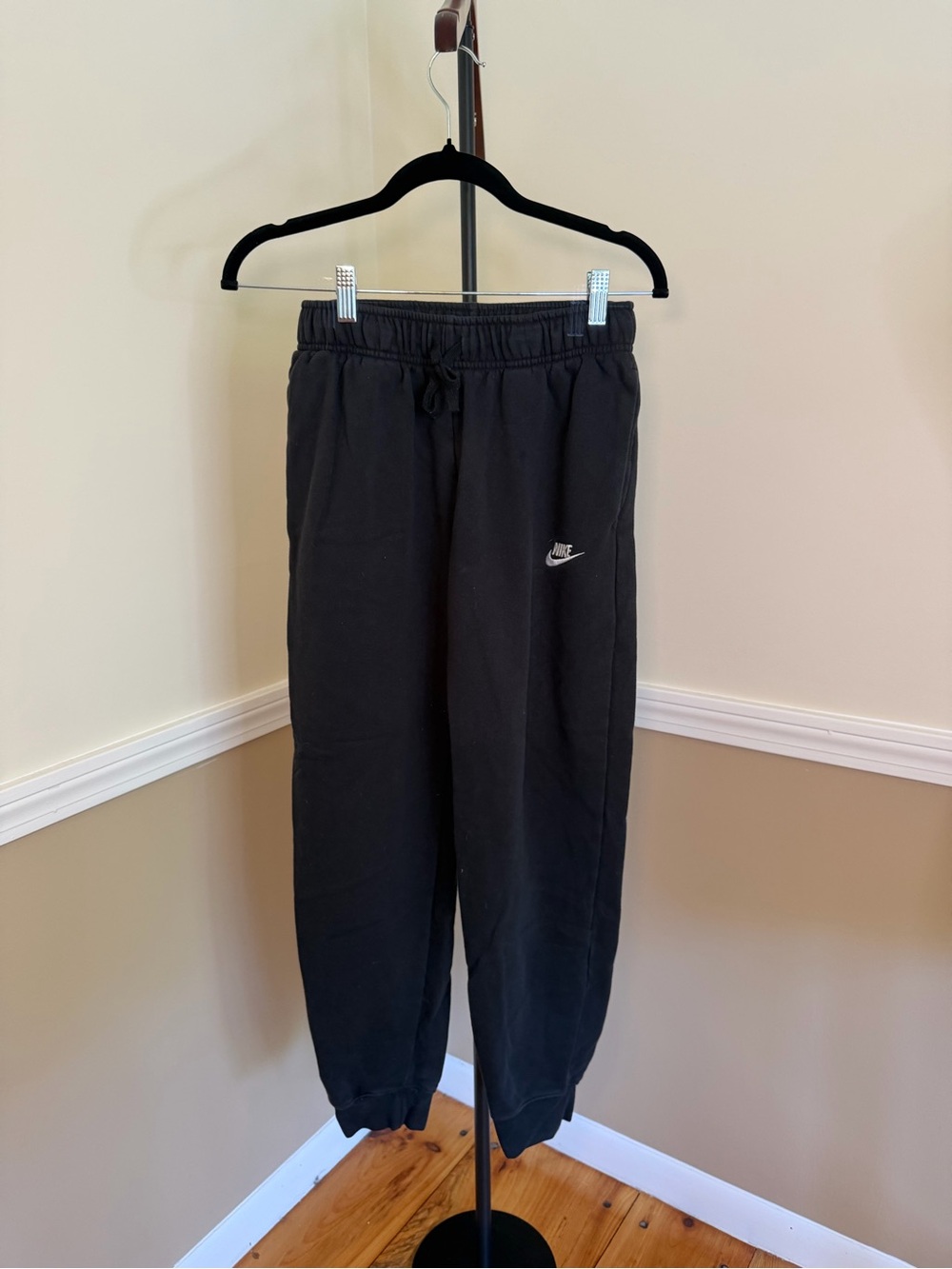 Nike women’s small Black Fleece Jogger Pants